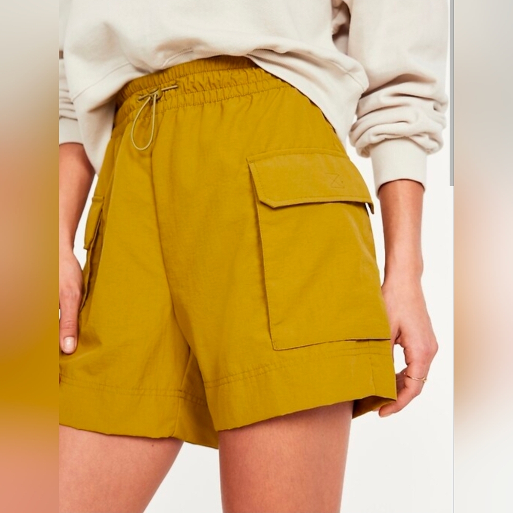NWT Old Navy High Waisted Cargo Utility Shorts 5 Inch Inseam Olive Green Small